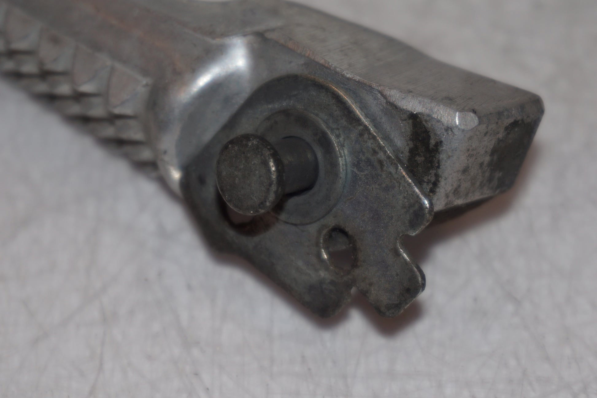 Snett nerifrån på Fotpinne från en Honda CBR 600 -1997 motorcykel.