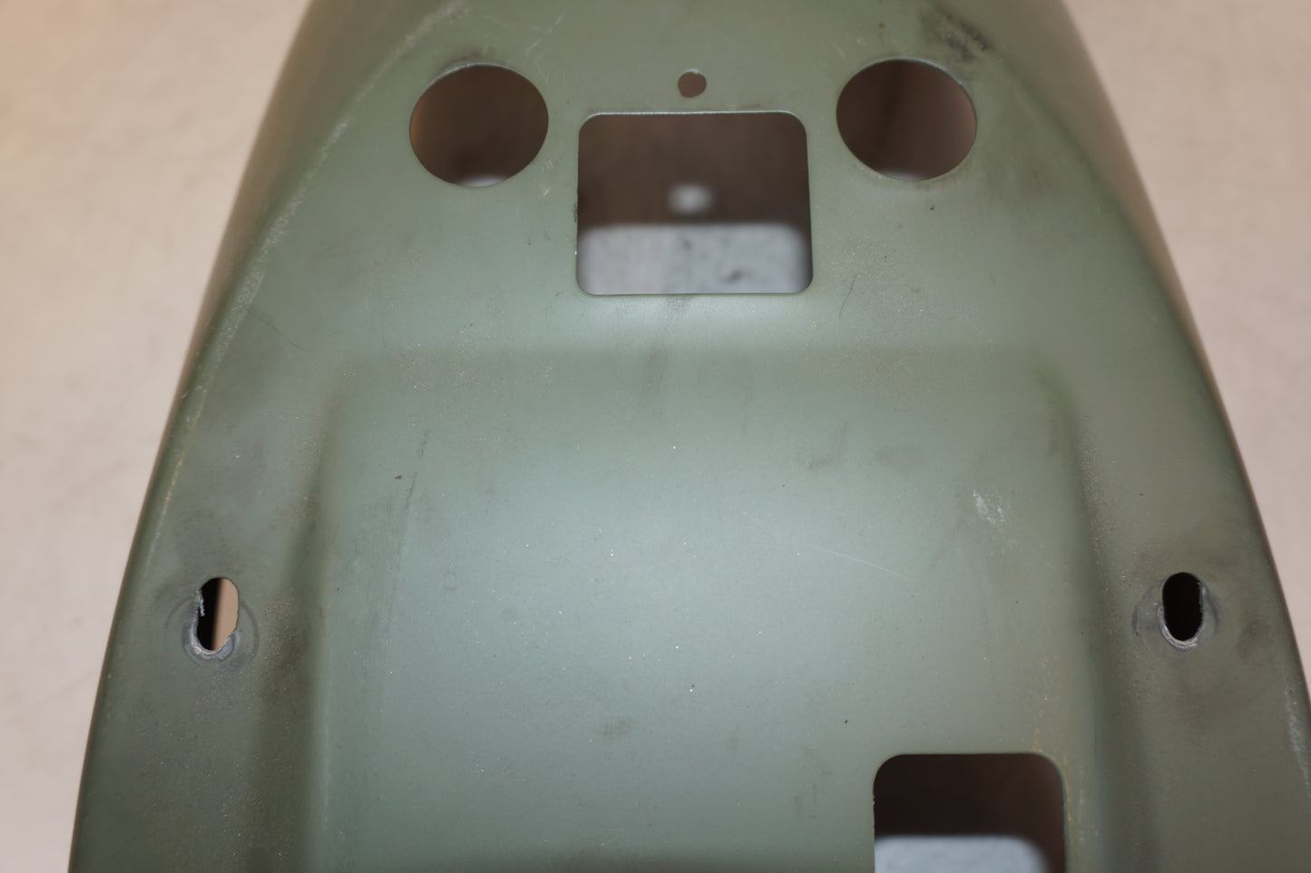 Snett nerifrån på Bakskärm från en H-D V-Rod 1130 -2006 motorcykel.