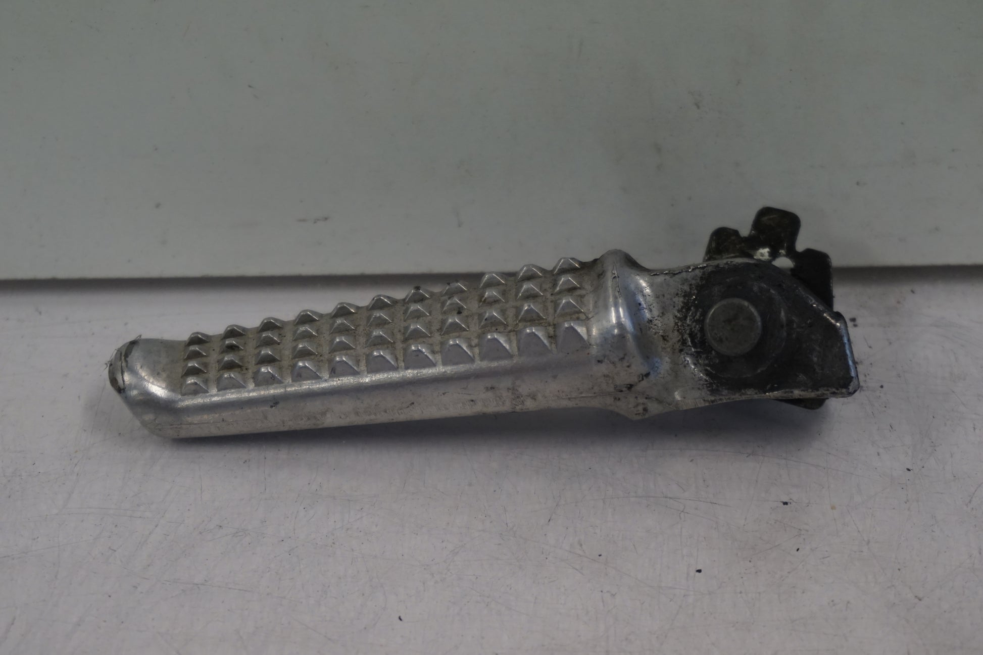 Framsidan på Fotpinne från en Honda CBR 600 -1998 motorcykel.