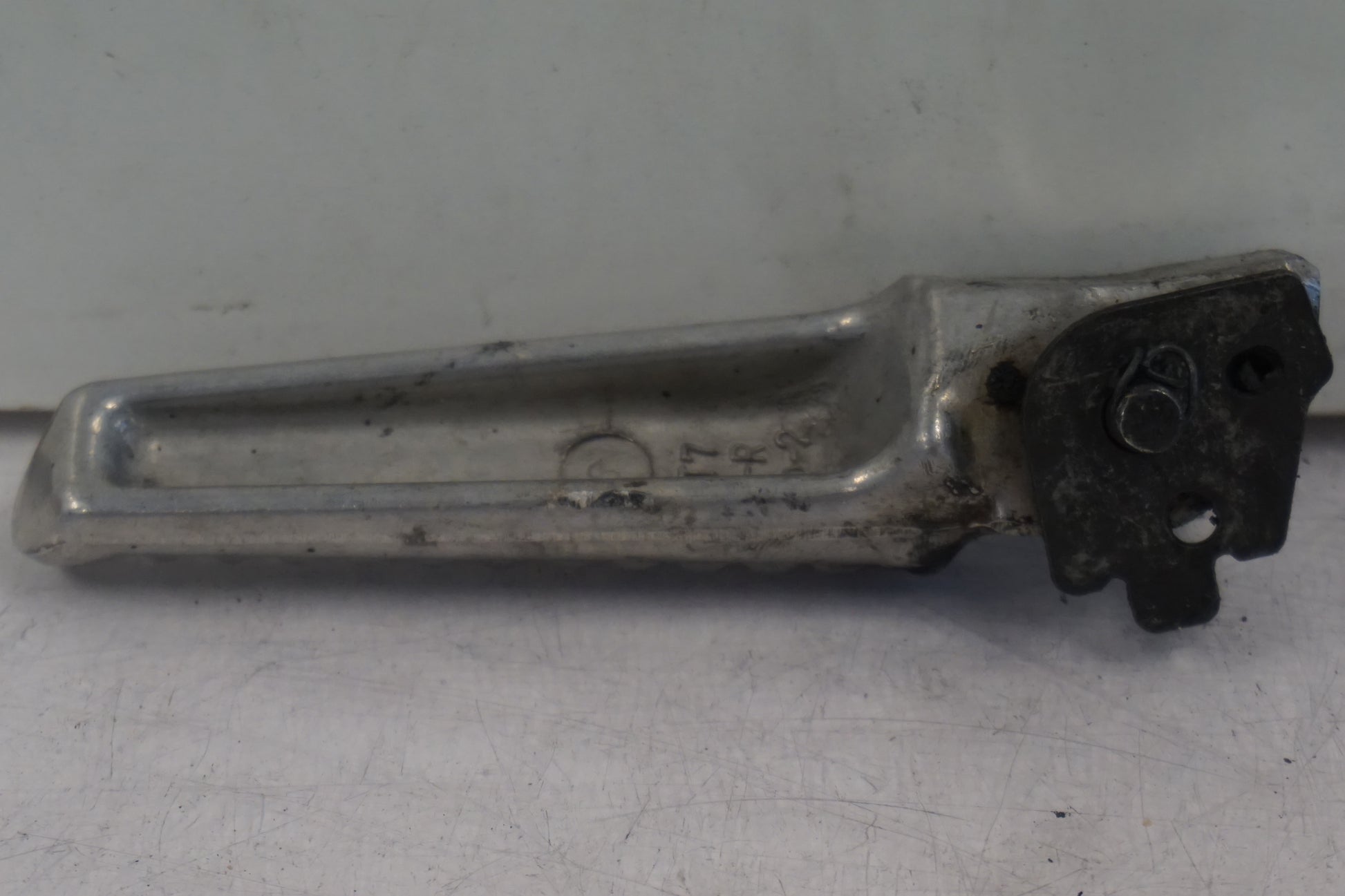 Höger sida på Fotpinne från en Honda CBR 600 -1998 motorcykel.