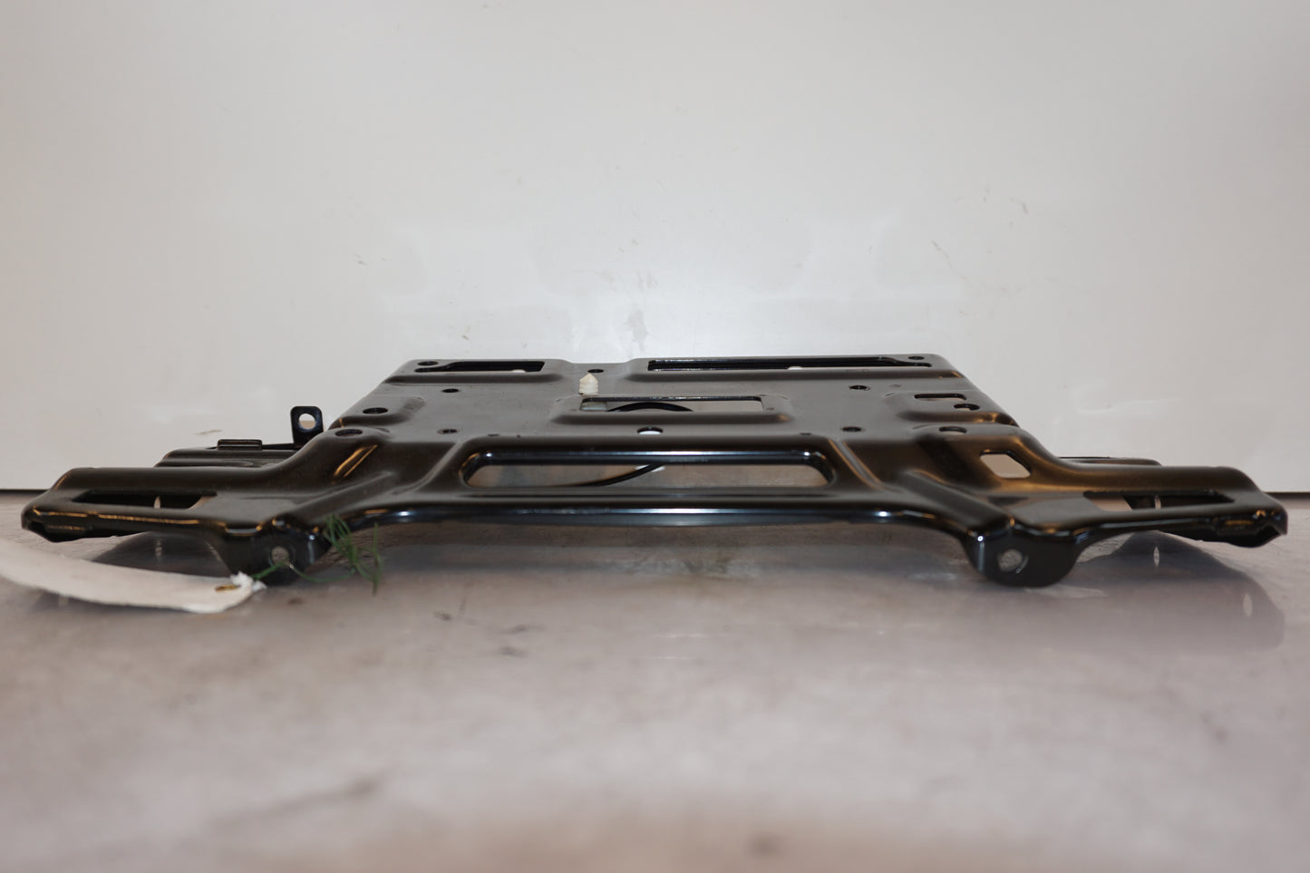 Vänster sida på Instrumentpanelsfäste från en H-D Street Glide FLHX -2016 motorcykel.