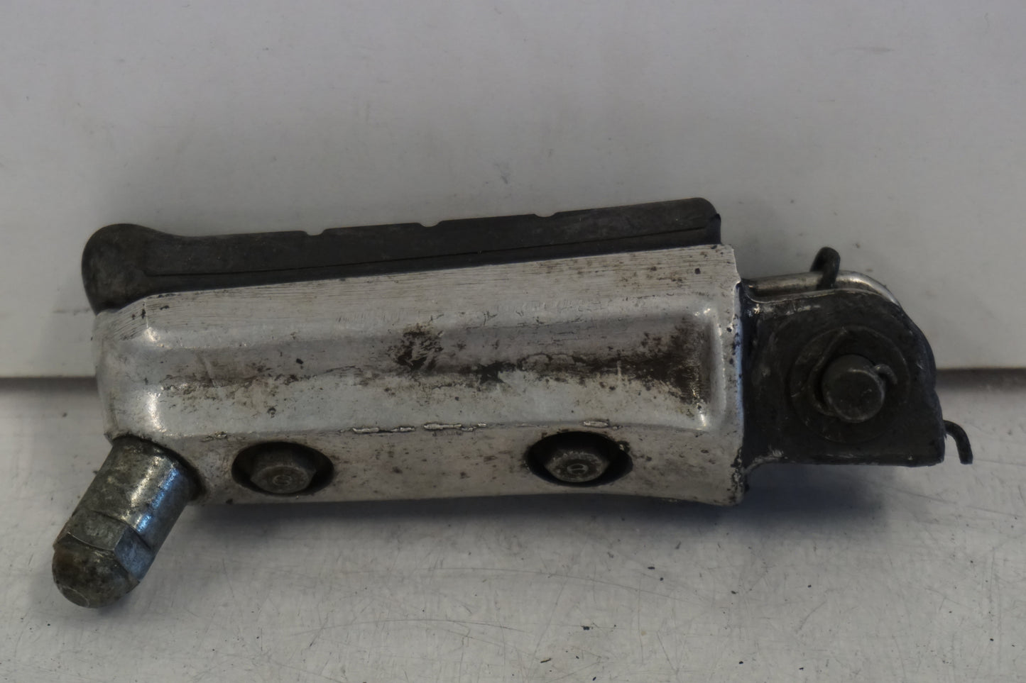 Höger sida på Fotpinne från en Honda CBR 600 -1998 motorcykel.