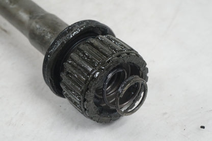 Höger sida på Kardanaxel från en Honda VT 750 -2008 motorcykel.