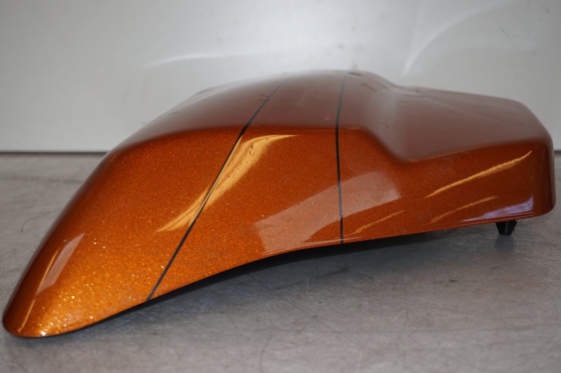 Snett uppifrån på Sidopanel från en H-D Street Glide FLHX -2015 motorcykel.