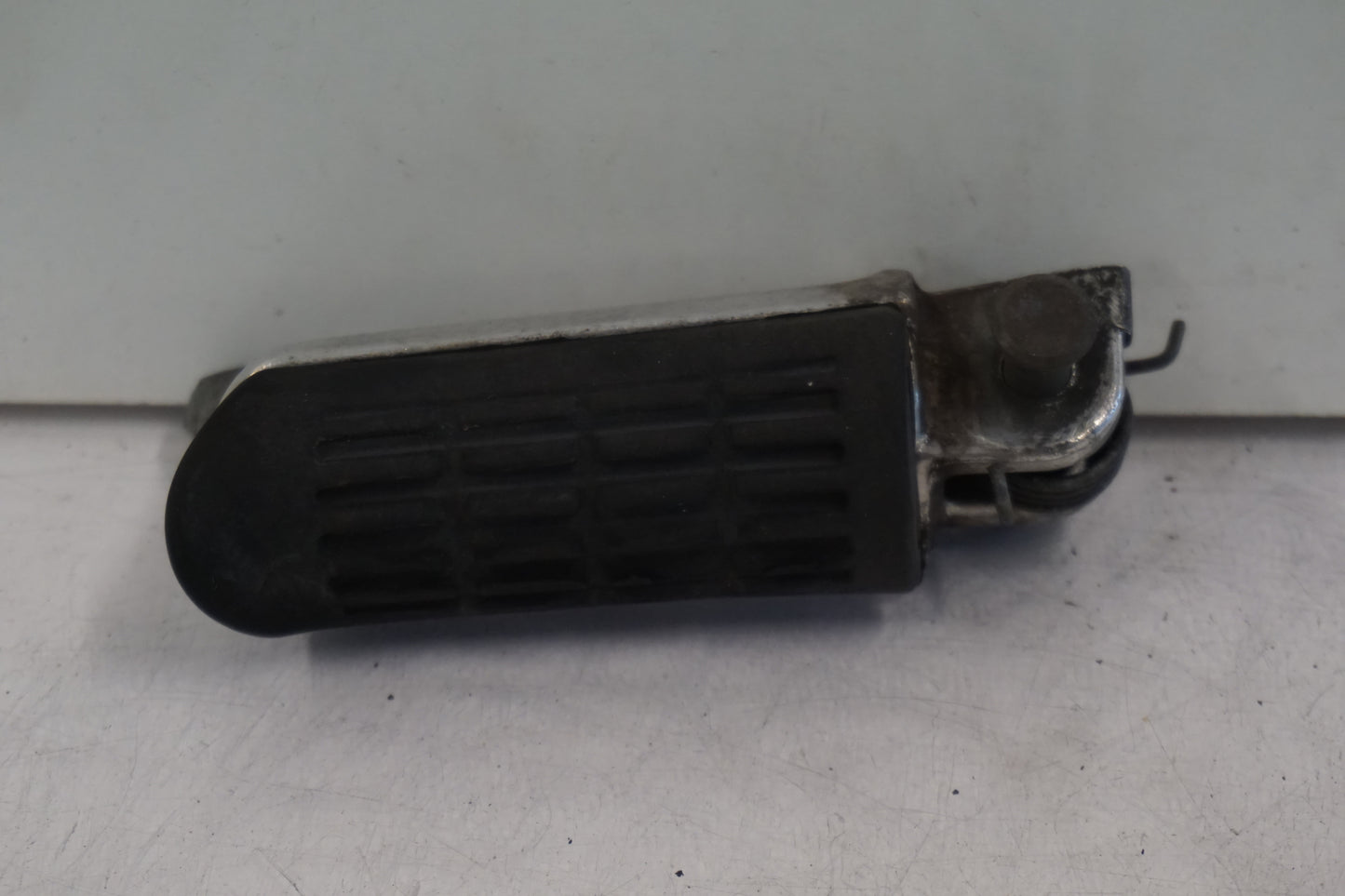 Framsidan på Fotpinne från en Honda CBR 600 -1993 motorcykel.