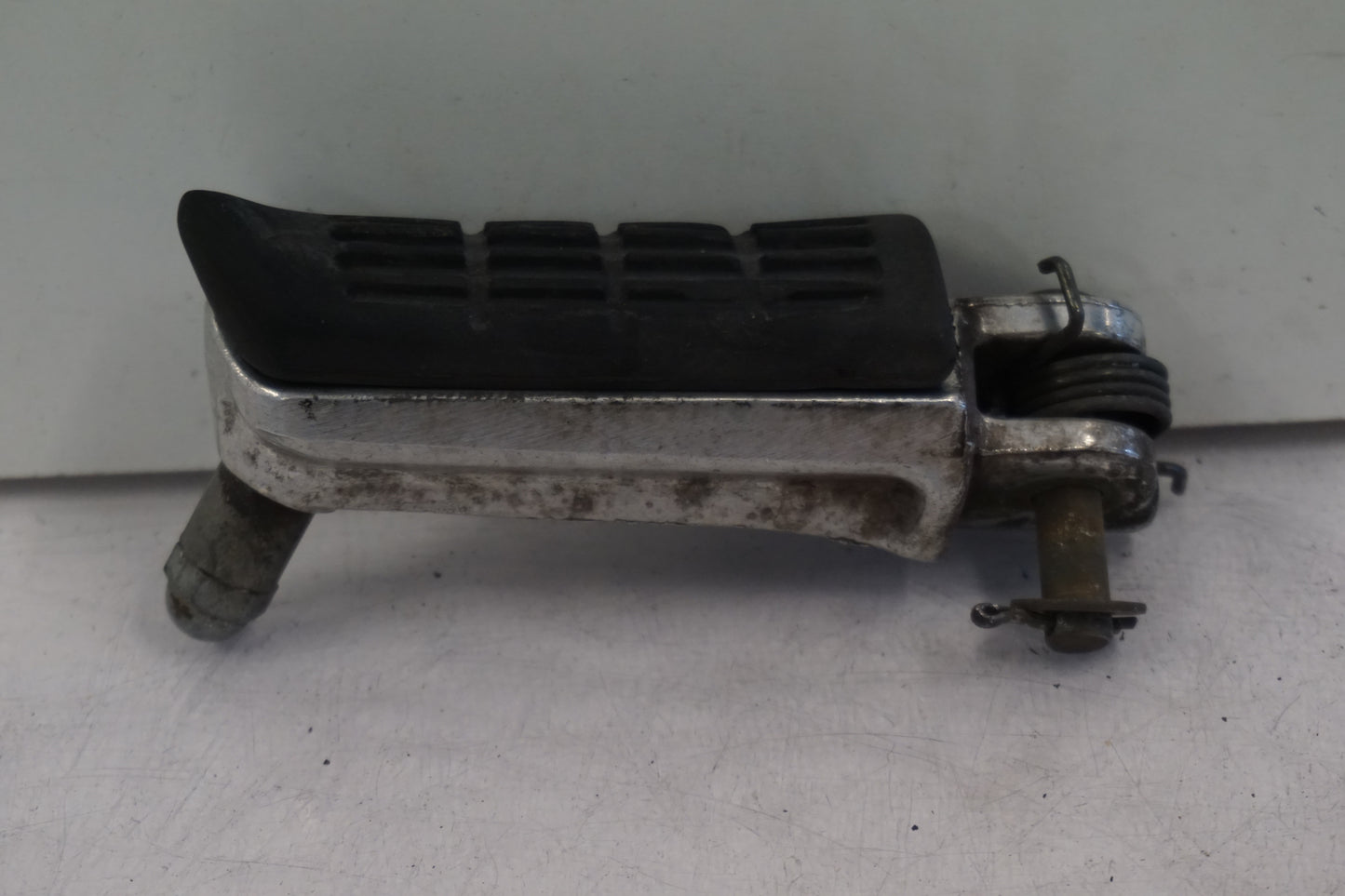 Baksidan på Fotpinne från en Honda CBR 600 -1993 motorcykel.