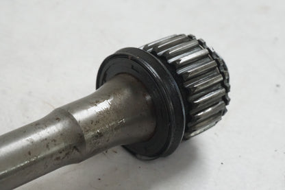 Baksidan på Kardanaxel från en Honda VT 1100 C -1997 motorcykel.