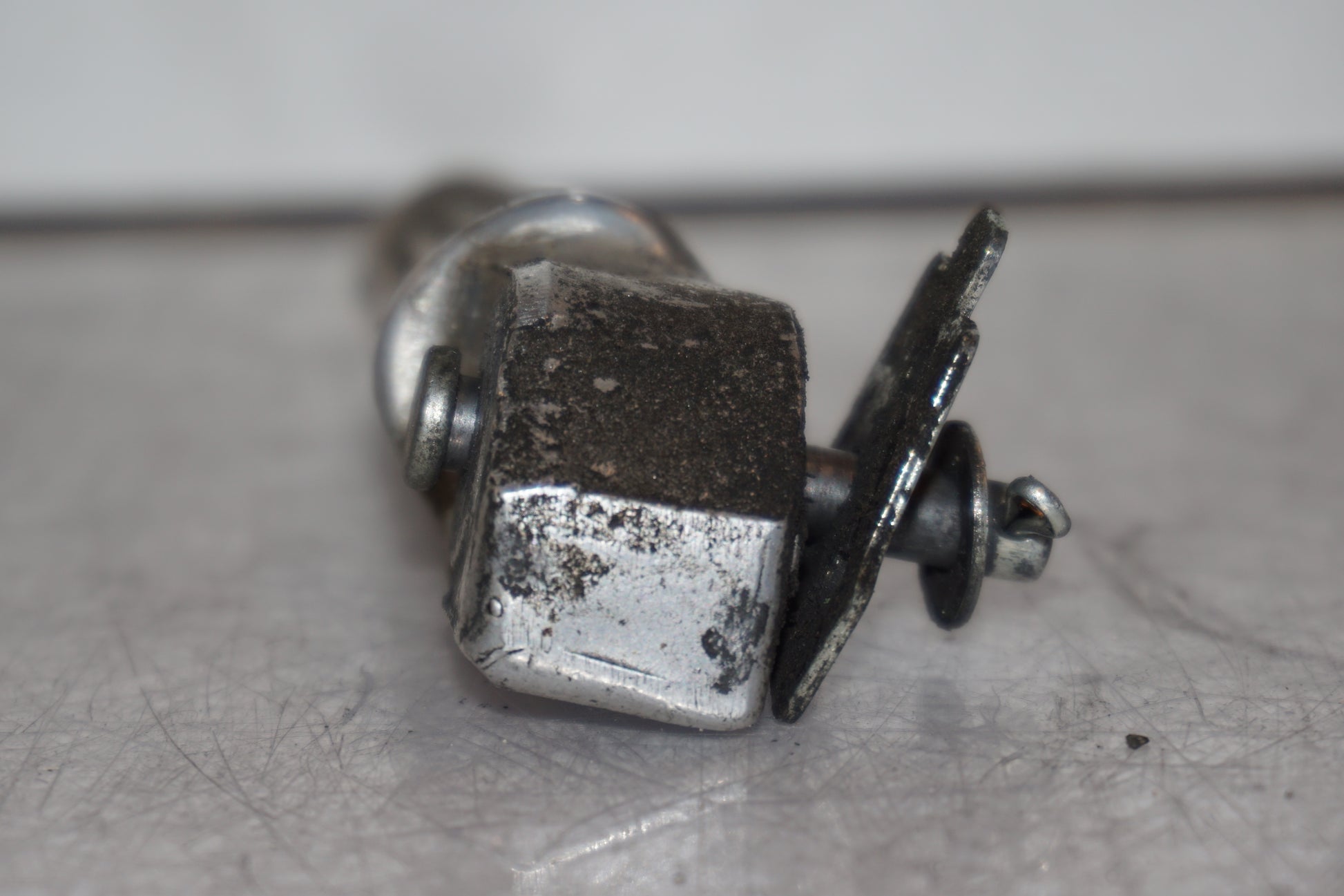 Snett nerifrån på Fotpinne från en Honda CBR 600 -2002 motorcykel.