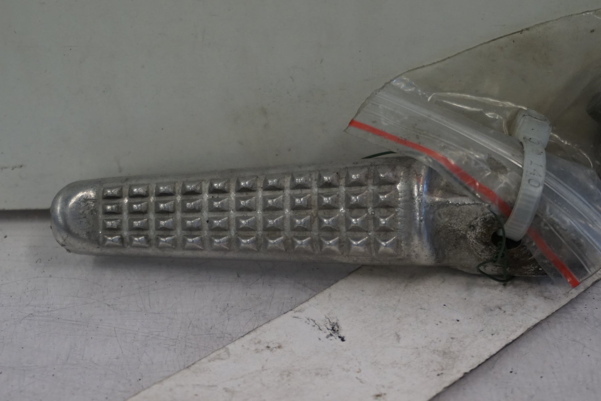 Framsidan på Fotpinne från en Honda CBR 600 -1994 motorcykel.