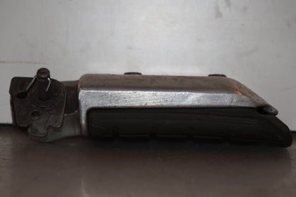 Vänster sida på Fotpinne från en Honda XL 1000 V -1999 motorcykel.