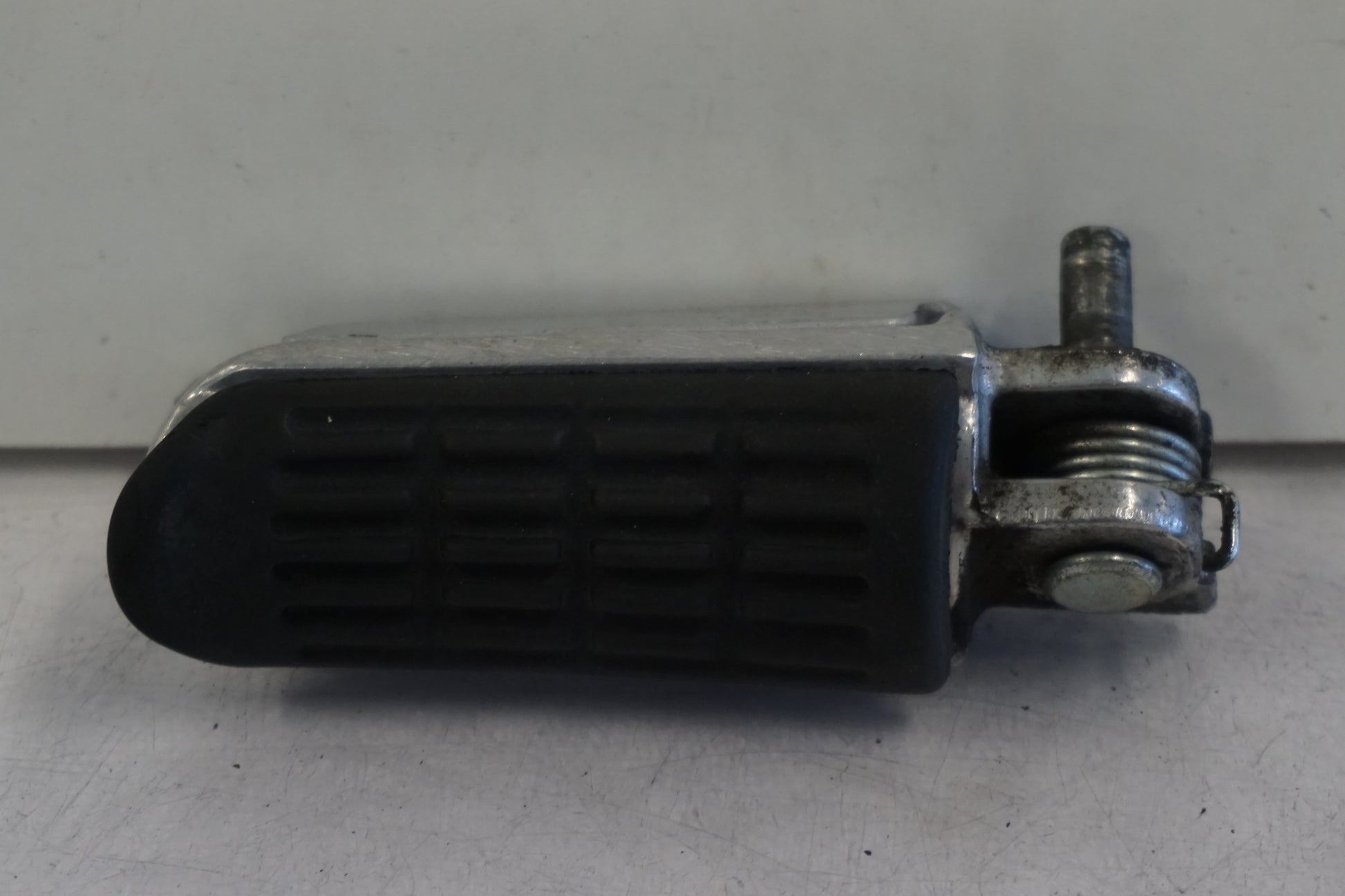 Framsidan på Fotpinne från en Honda CBF 1000 -2007 motorcykel.