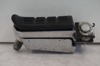 Baksidan på Fotpinne från en Honda CBF 1000 -2007 motorcykel.