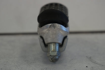 Snett uppifrån på Fotpinne från en Honda CBF 1000 -2007 motorcykel.