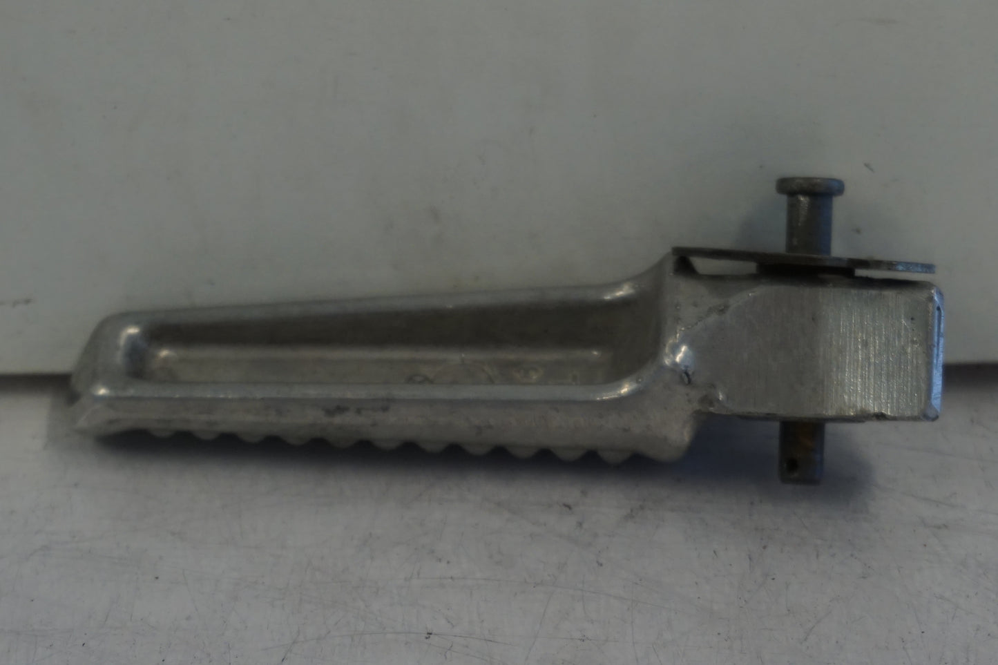 Höger sida på Fotpinne från en Honda CBR 600 -1993 motorcykel.