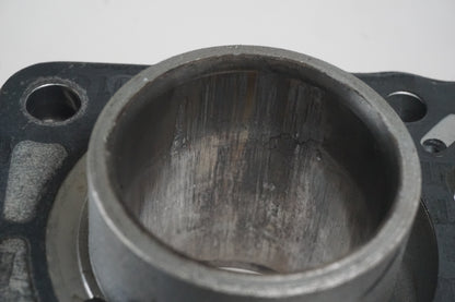 Extrabild1 på Cylinder från en KTM 125 Duke -2013 motorcykel.