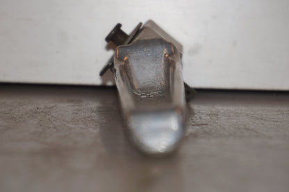 Vänster sida på Fotpinne från en Honda VTR 1000 F -1997 motorcykel.