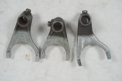 Framsidan på Växelgaffel från en Yamaha YZF R6 -2000 motorcykel.