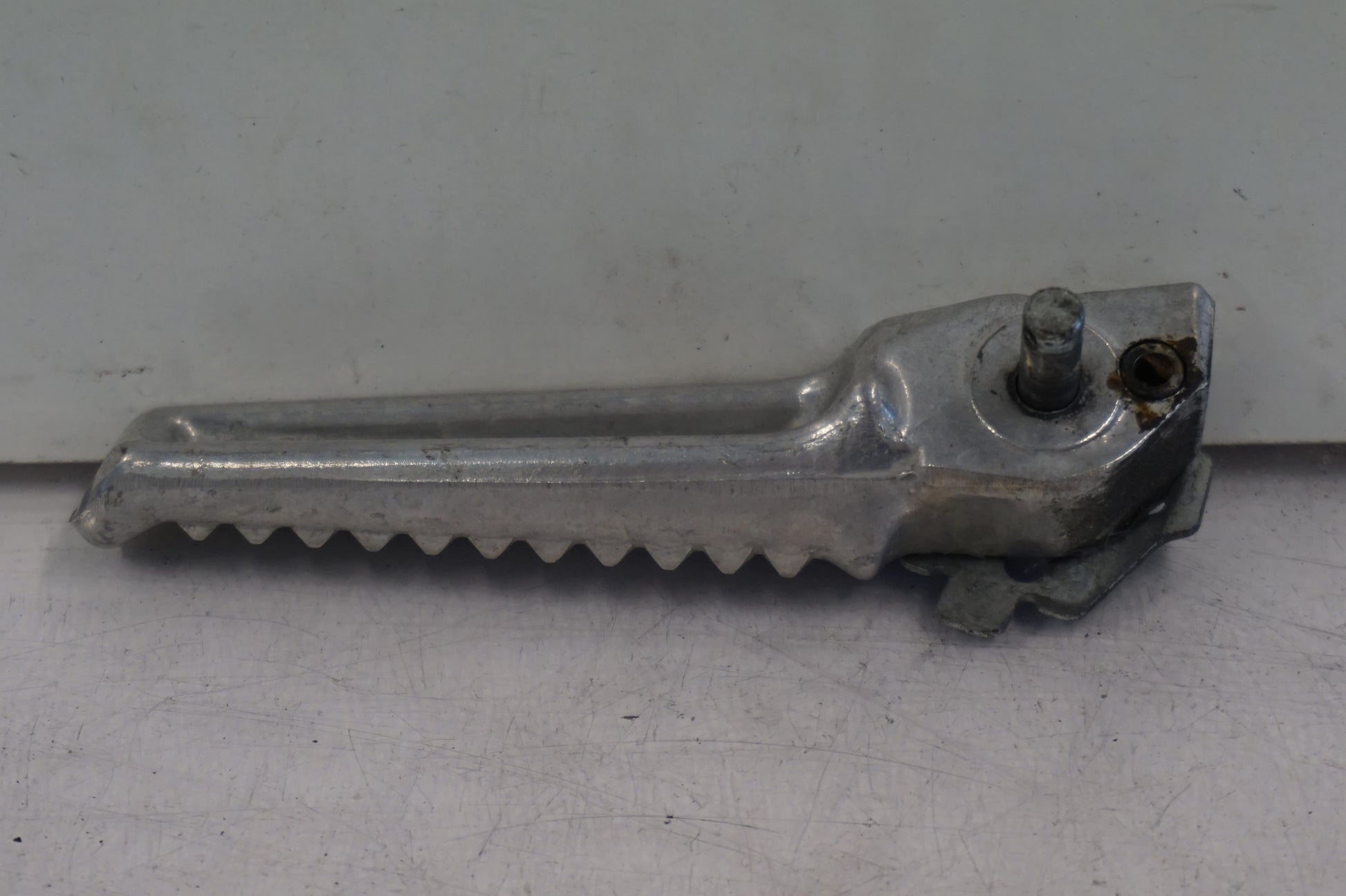 Höger sida på Fotpinne från en Honda CBR 600 -1997 motorcykel.