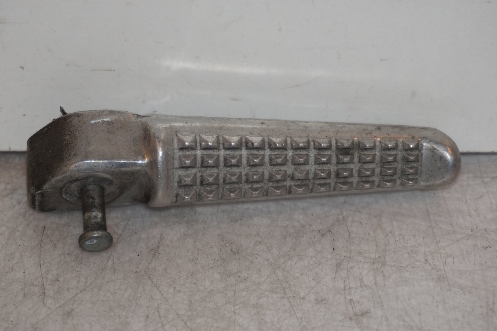 Framsidan på Fotpinne från en Honda VFR 800 -1998 motorcykel.