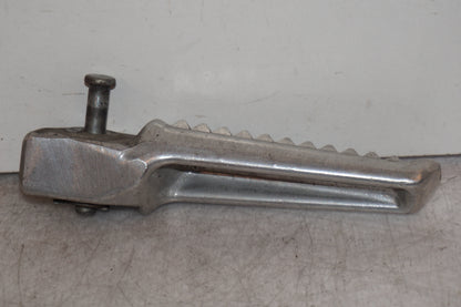 Baksidan på Fotpinne från en Honda VFR 800 -1998 motorcykel.