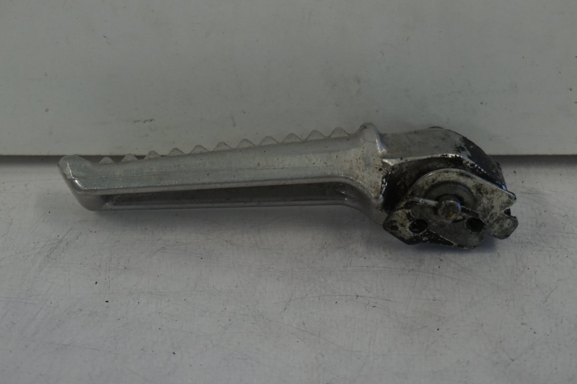 Baksidan på Fotpinne från en Honda CBR 600 -2002 motorcykel.