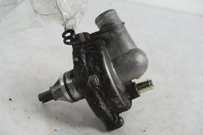 Höger sida på Vattenpump från en Suzuki GSX-R 600 -2004 motorcykel.