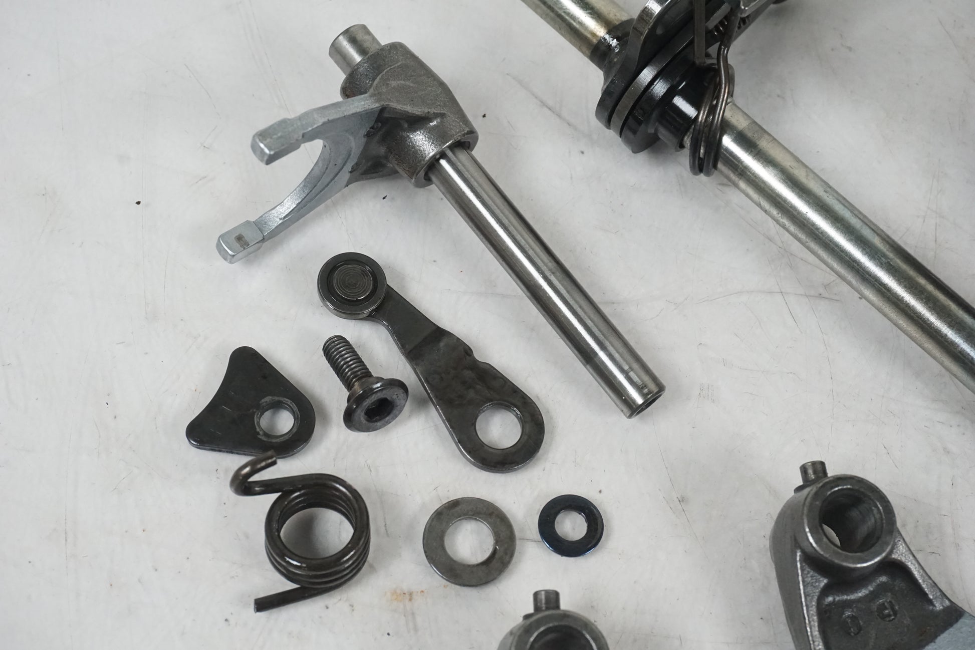 Höger sida på Växellåda från en KTM RC 390 -2019 motorcykel.