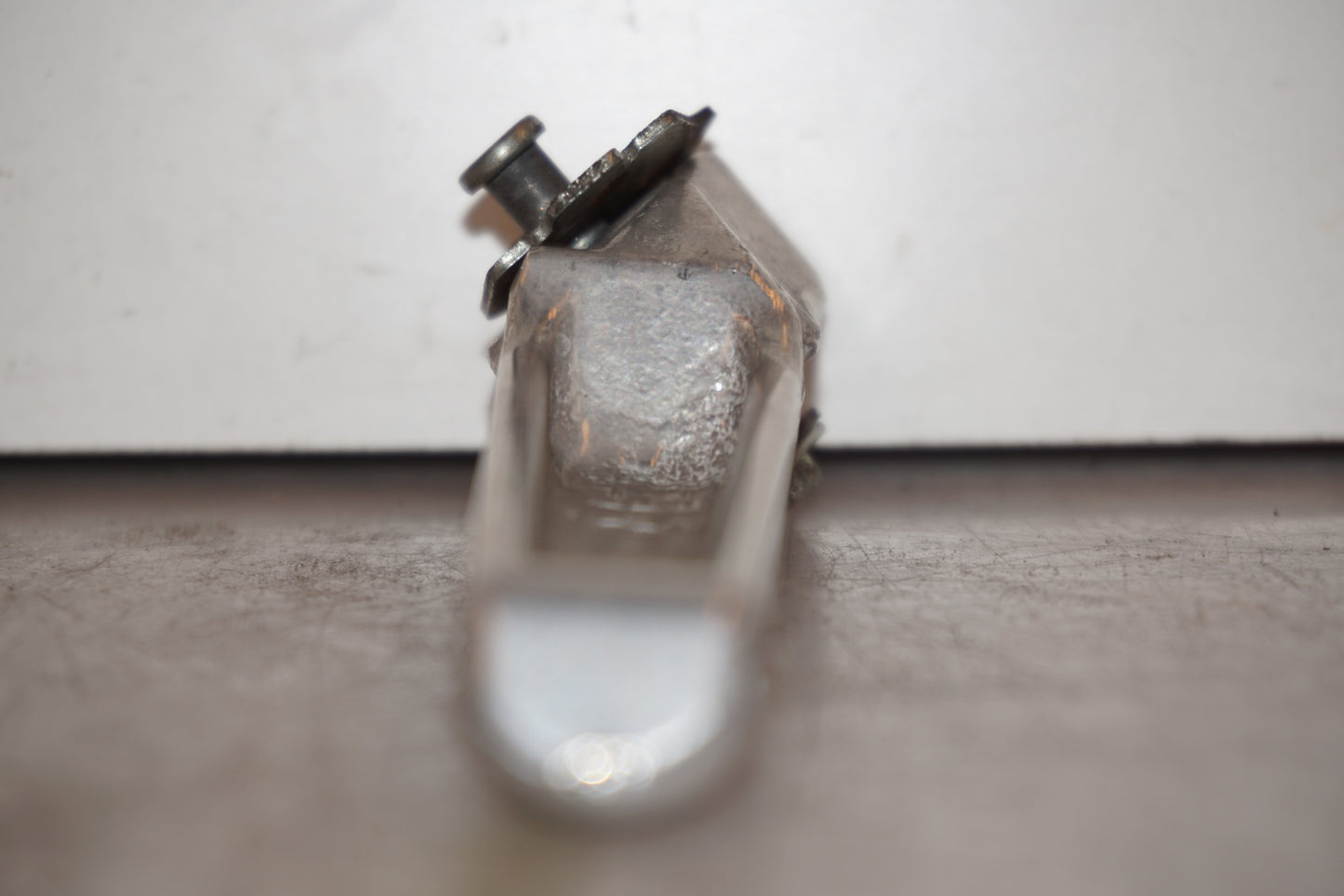 Vänster sida på Fotpinne från en Honda CBR 1100 XX -2001 motorcykel.