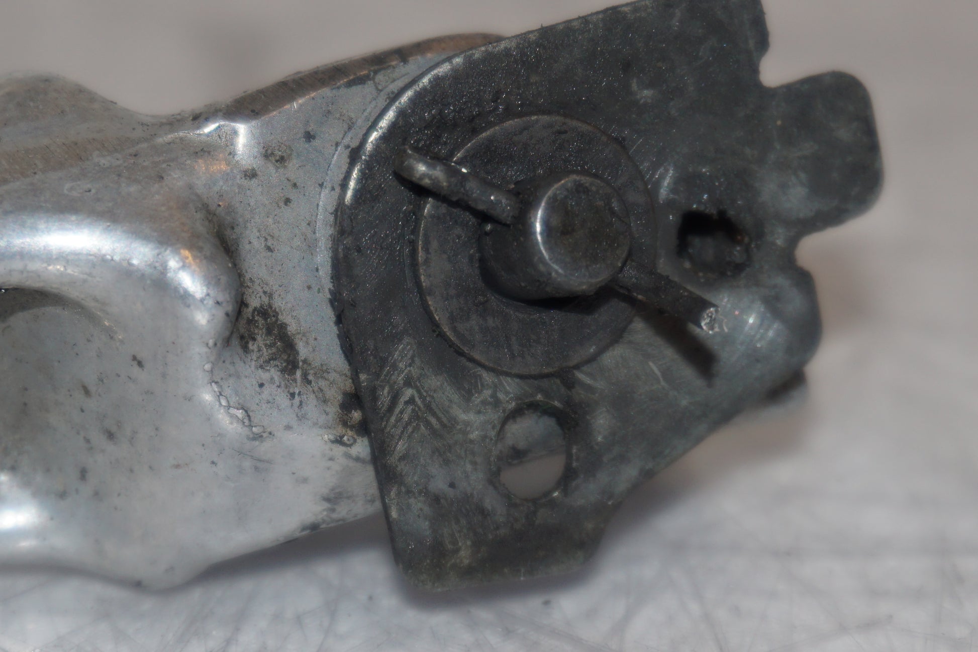 Snett nerifrån på Fotpinne från en Honda CBR 600 -1998 motorcykel.