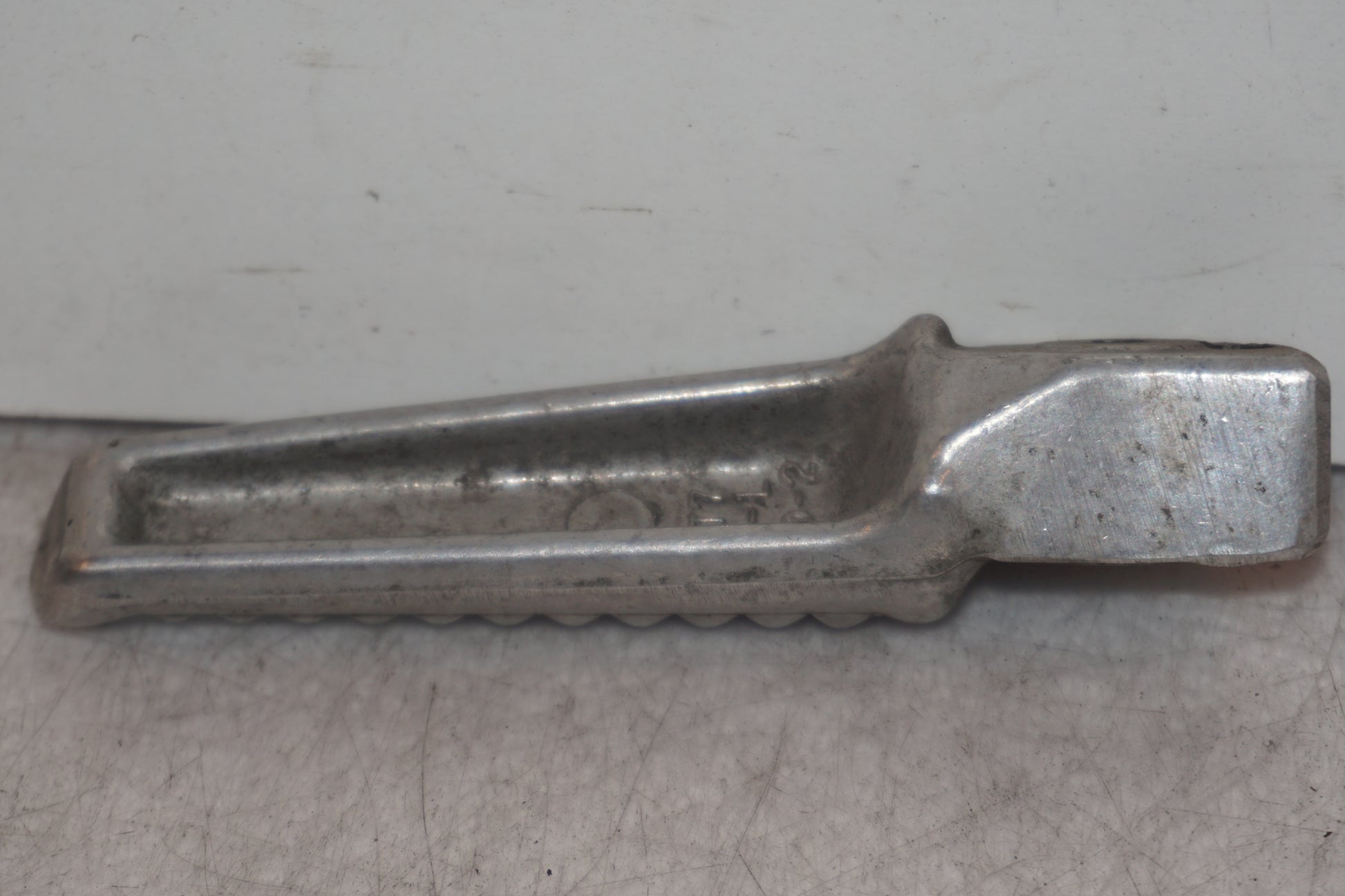 Höger sida på Fotpinne från en Honda CBR 1100 XX -1998 motorcykel.