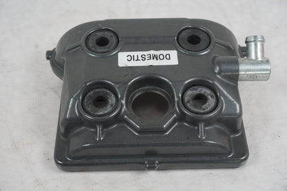 Vänster sida på Ventilkåpa från en KTM RC 390 -2019 motorcykel.