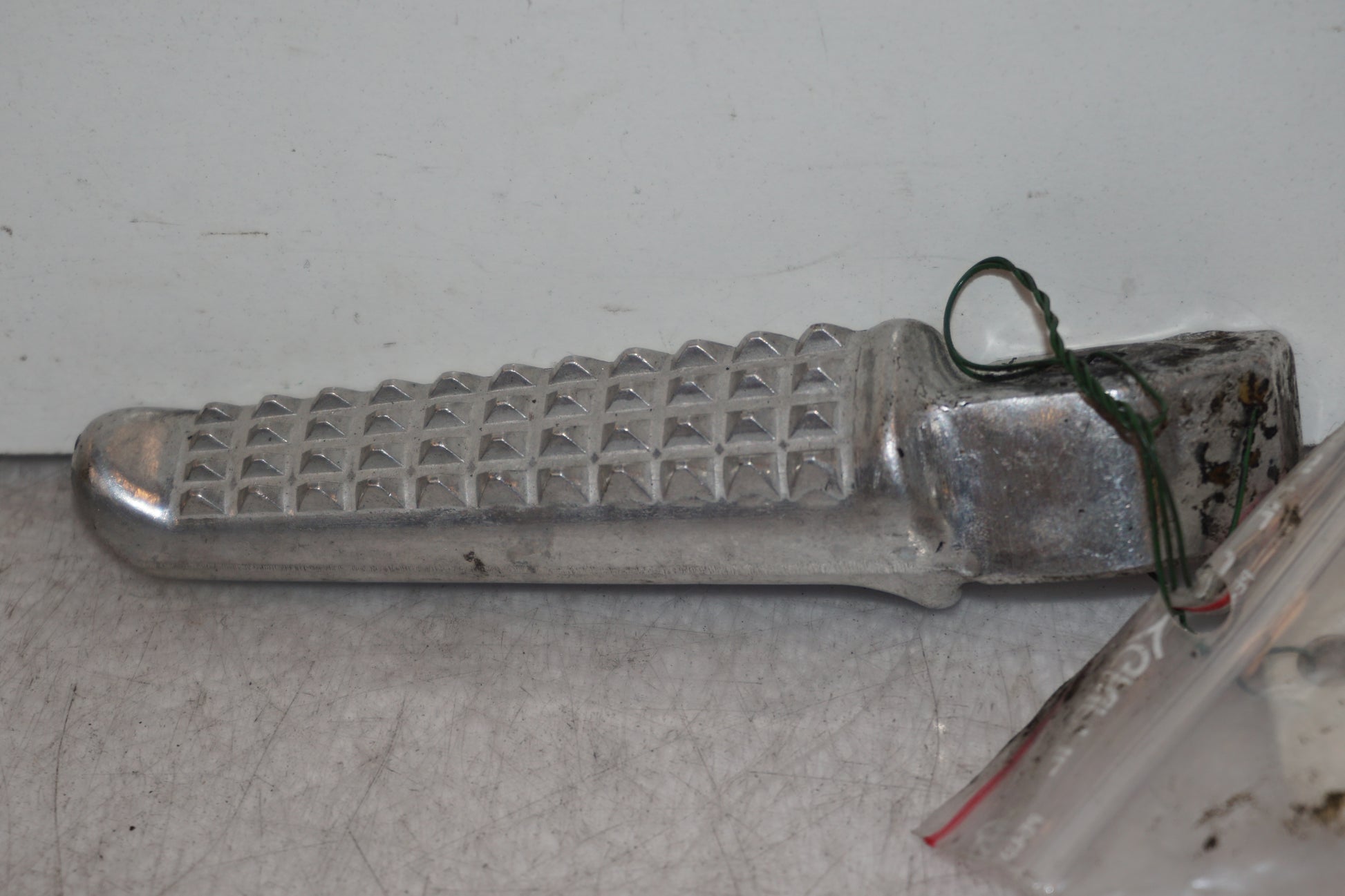 Framsidan på Fotpinne från en Honda CBR 1100 XX -1998 motorcykel.