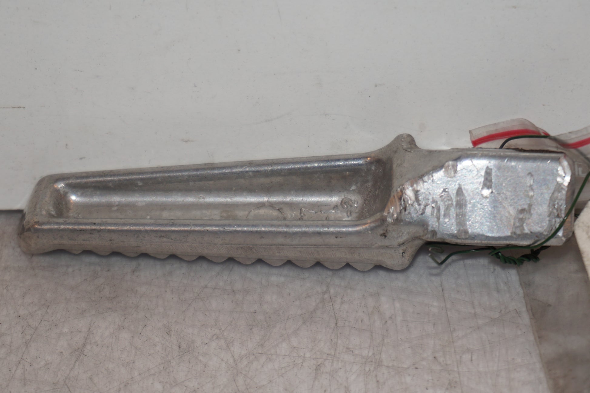 Höger sida på Fotpinne från en Honda CBR 1100 XX -1997 motorcykel.