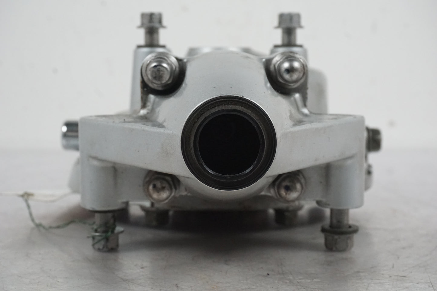 Vänster sida på Slutväxel från en Yamaha XVS 1100 -2001 motorcykel.