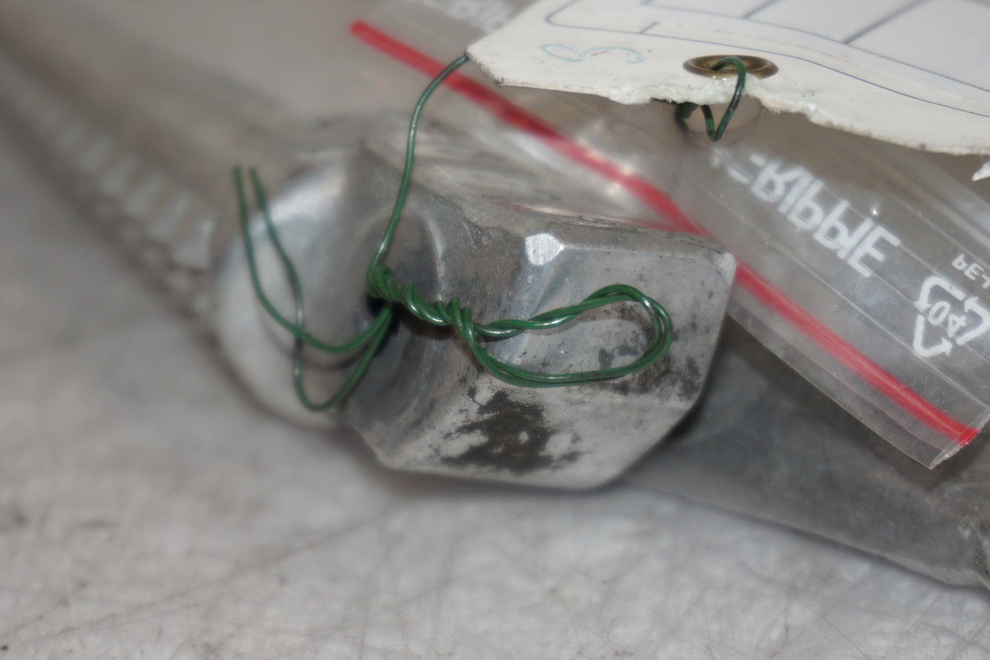 Snett nerifrån på Fotpinne från en Honda CBR 1100 XX -1997 motorcykel.