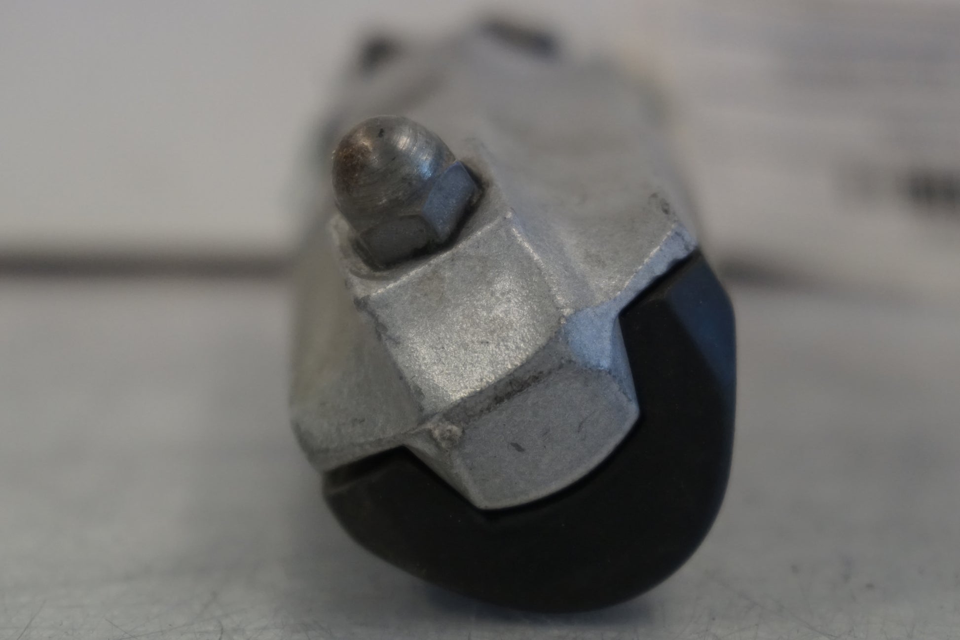 Snett uppifrån på Fotpinne från en Kawasaki ZX-9R -1997 motorcykel.