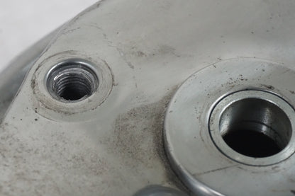 Snett uppifrån på Slutväxel från en Suzuki VZ 1600 -2004 motorcykel.