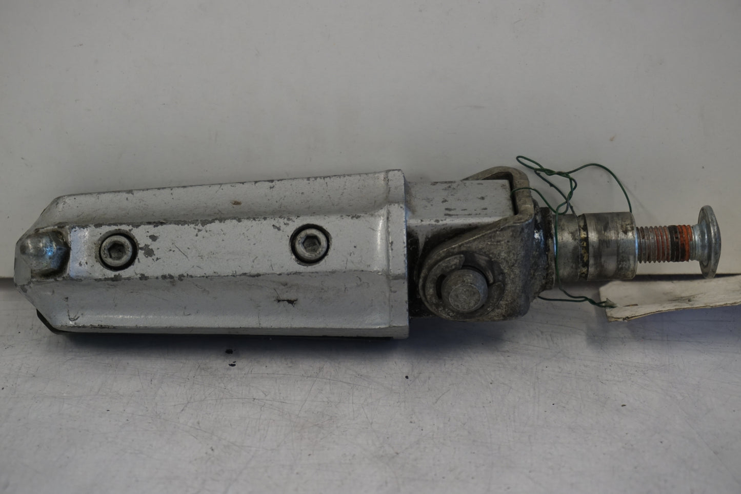 Höger sida på Fotpinne från en Kawasaki ZX-9R -1994 motorcykel.