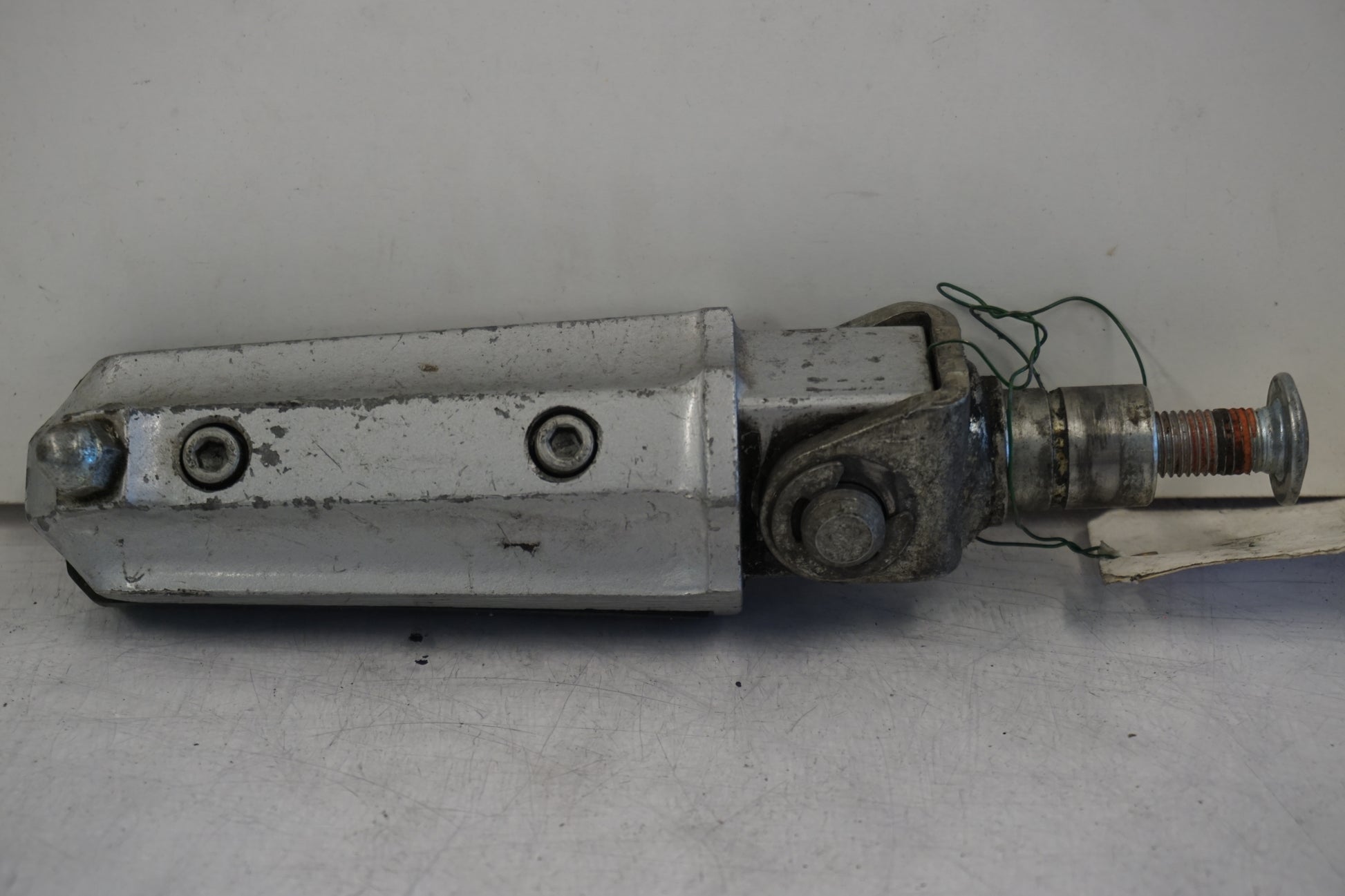 Höger sida på Fotpinne från en Kawasaki ZX-9R -1994 motorcykel.