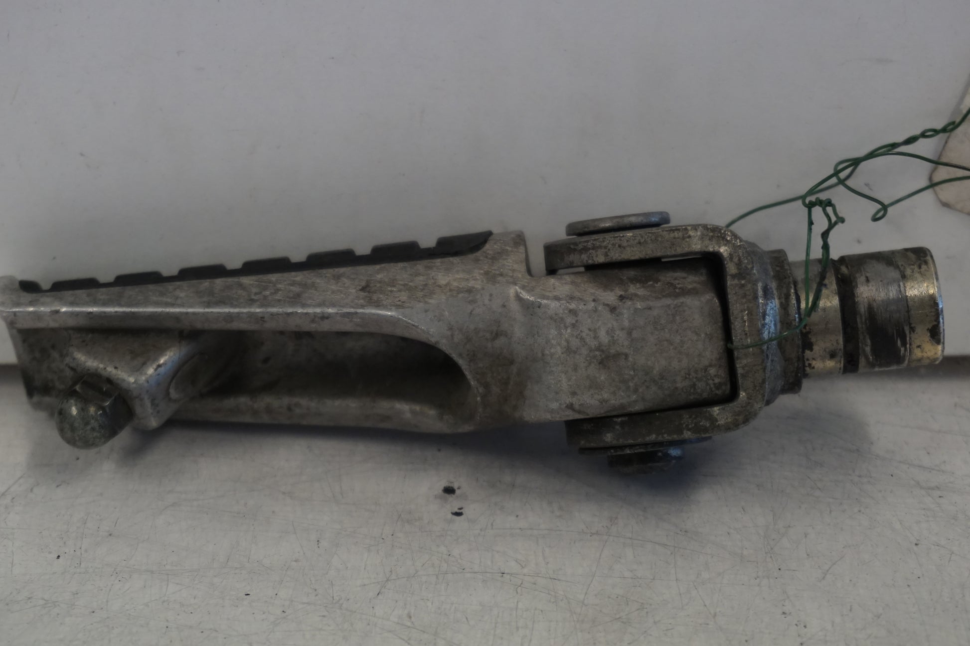 Baksidan på Fotpinne från en Kawasaki ZX-9R -1997 motorcykel.