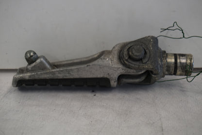 Höger sida på Fotpinne från en Kawasaki ZX-9R -1997 motorcykel.