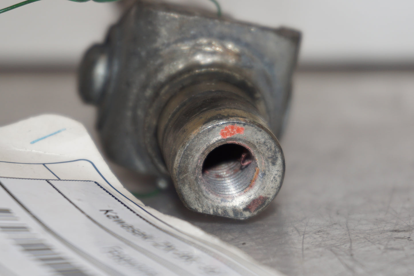 Snett uppifrån på Fotpinne från en Kawasaki ZX-9R -1997 motorcykel.