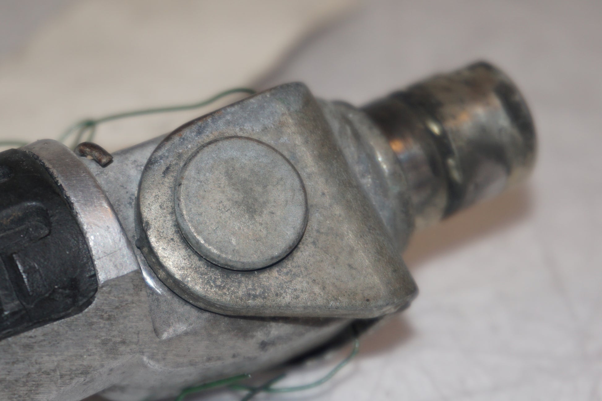 Extrabild1 på Fotpinne från en Kawasaki ZX-9R -1997 motorcykel.