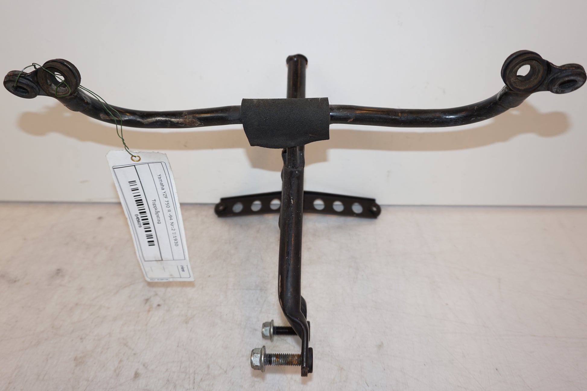 Framsidan på Toppkåpstag från en Yamaha YZF 750 R -1994 motorcykel.