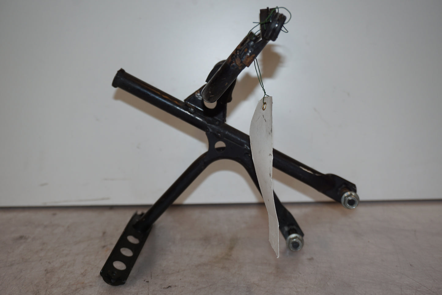 Baksidan på Toppkåpstag från en Yamaha YZF 750 R -1994 motorcykel.