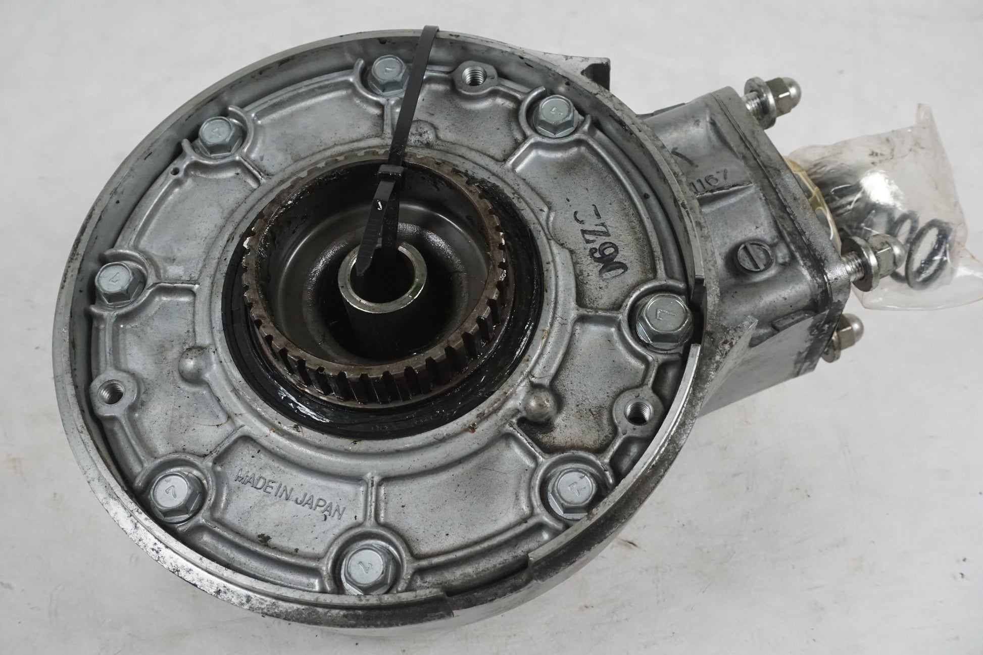 Extrabild2 på Slutväxel från en Kawasaki VN 1600 -2006 motorcykel.