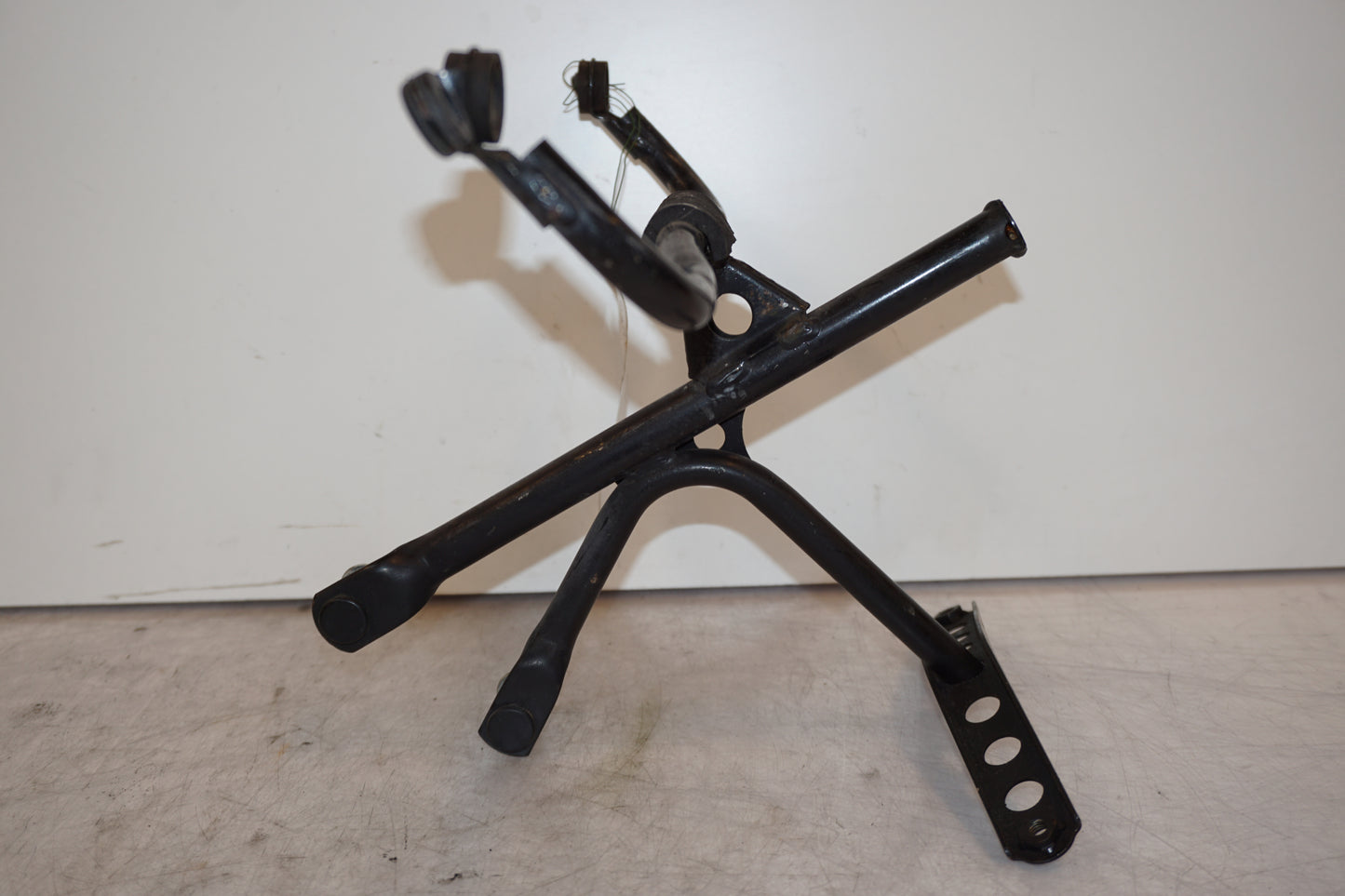 Vänster sida på Toppkåpstag från en Yamaha YZF 750 R -1994 motorcykel.