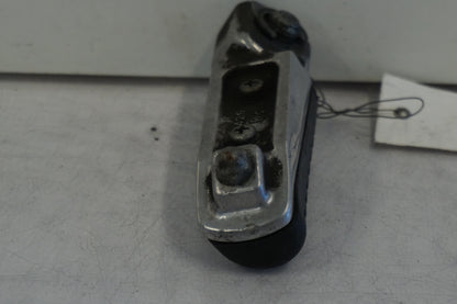 Vänster sida på Fotpinne från en Kawasaki ZX-9R -1999 motorcykel.