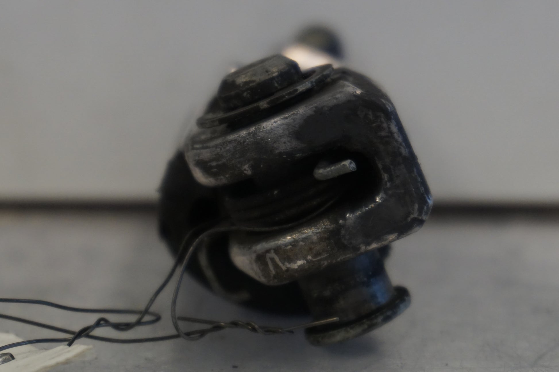 Snett uppifrån på Fotpinne från en Kawasaki ZX-9R -1999 motorcykel.