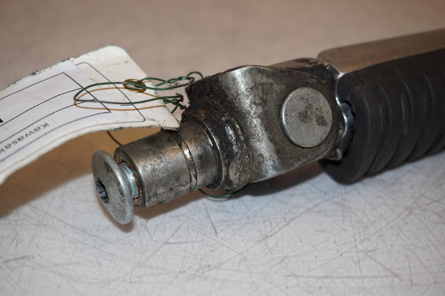 Extrabild2 på Fotpinne från en Kawasaki ZX-9R -2000 motorcykel.